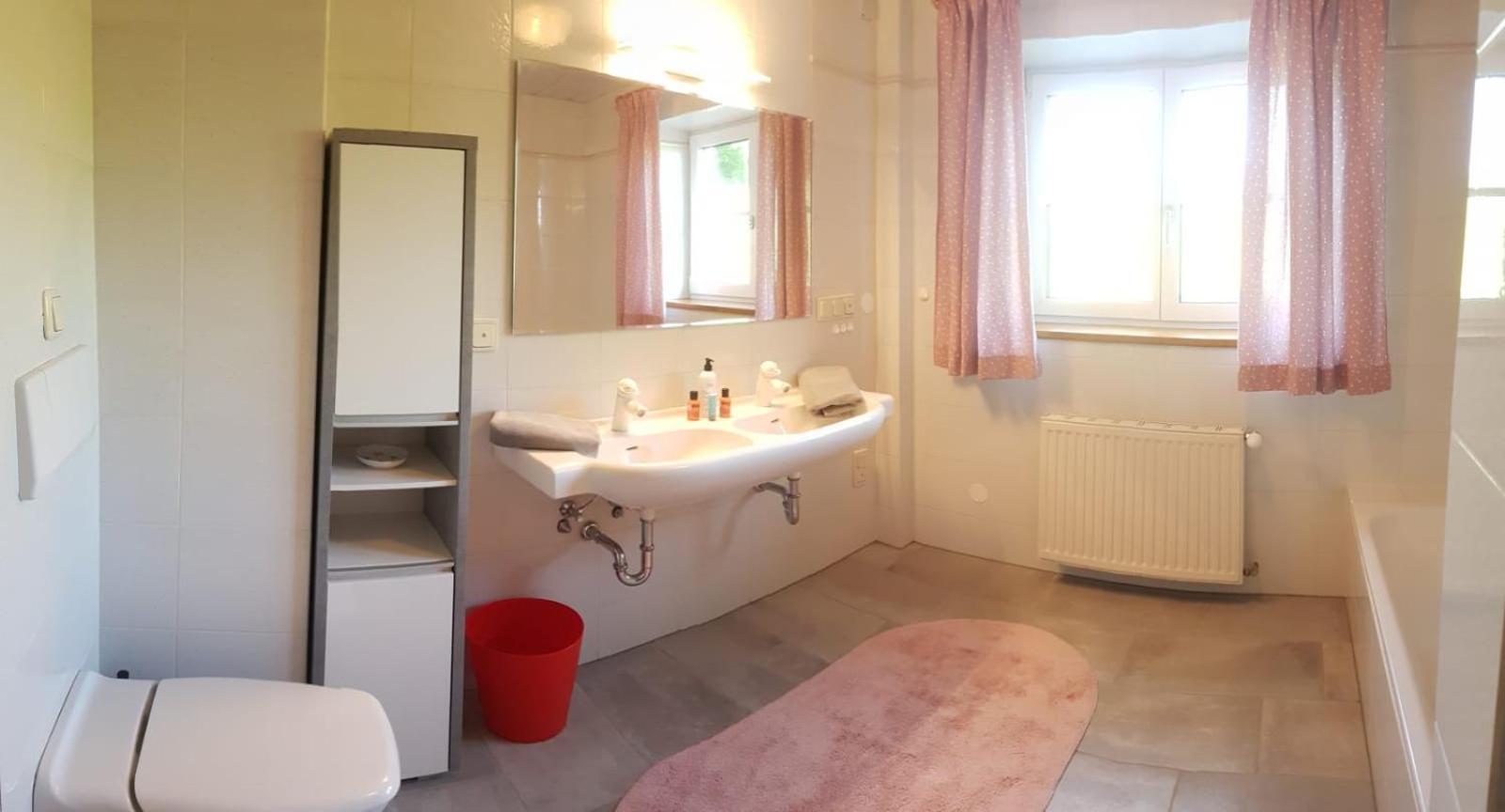 Wunderschoene Ferienwohnung Mit Seeblick Zell am Moos Extérieur photo